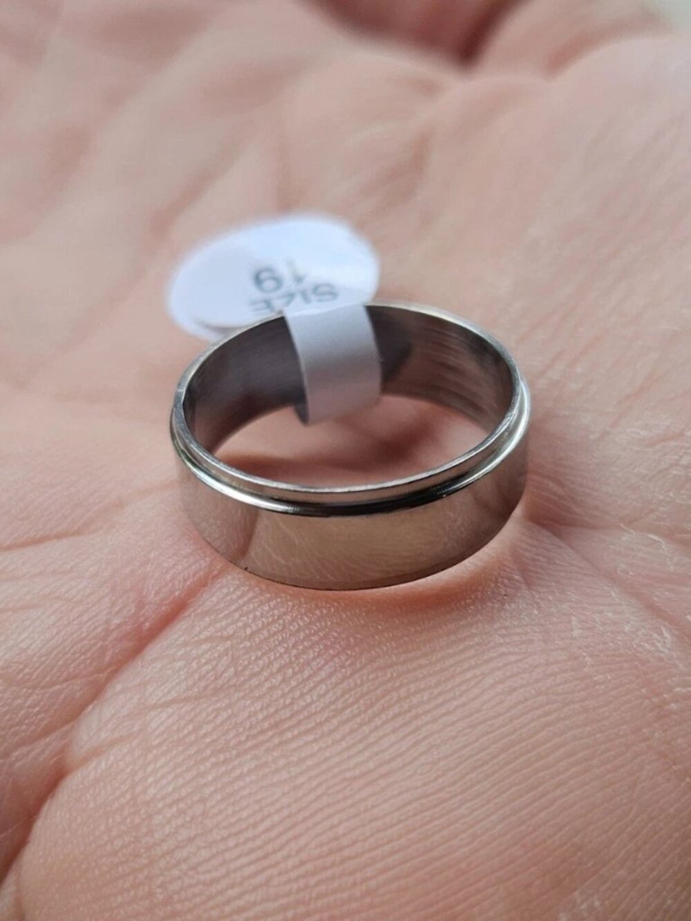 Fashion Ring Band Silver Tone Fashion Finger Jewelry Stainless Steel Size 8.5 - Picture 9 of 10